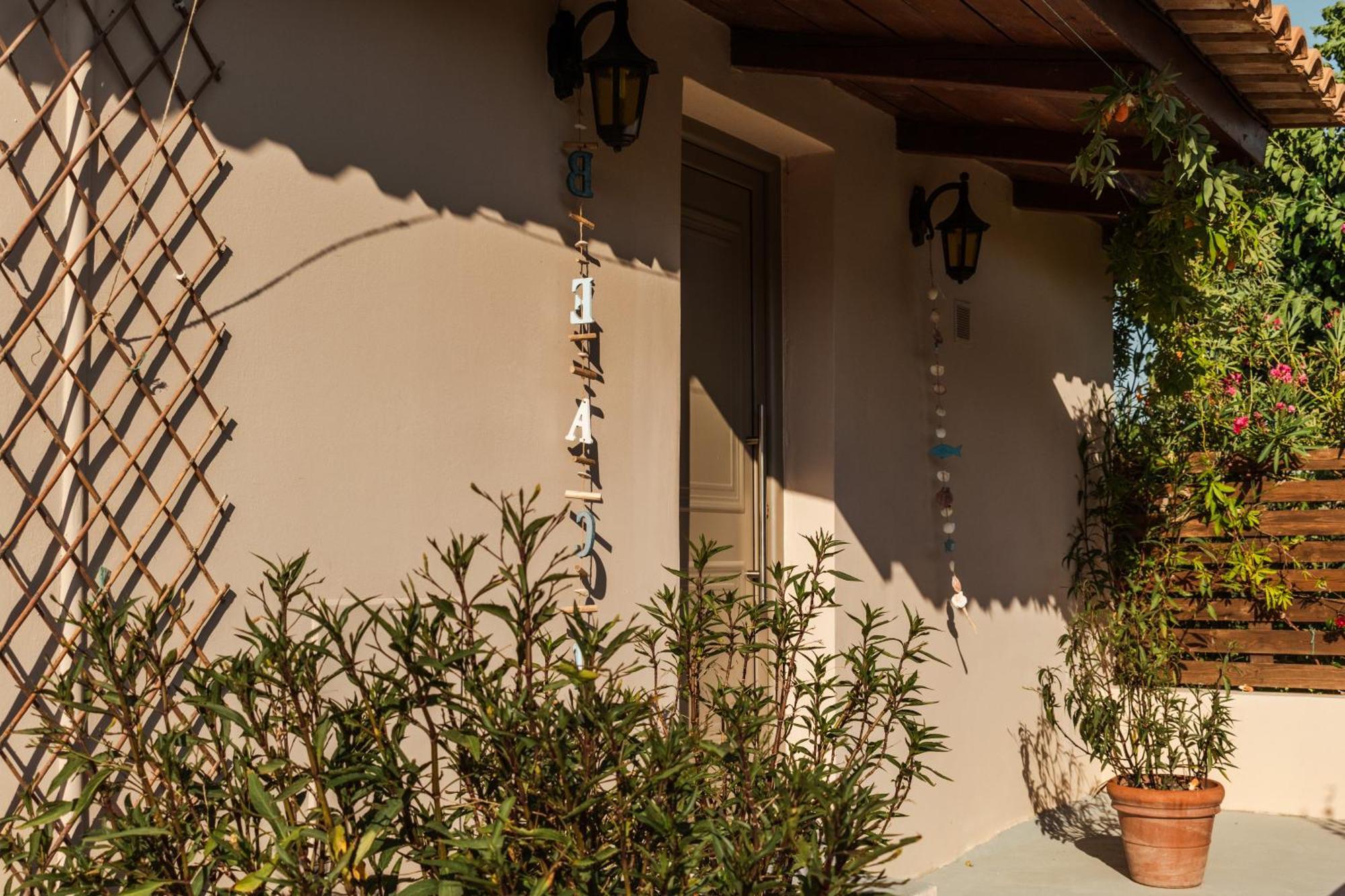Garden Studios Alykes  Exterior photo